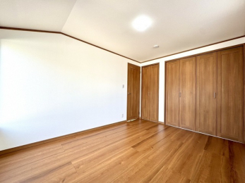 ӊ@rbOEG[œX HĩfBXJEgXgA `ocO`łAǂłASŗǂi񋟂Aql̐LɂBi480mj