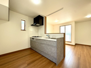 Lb`@ƑƂ̋߂ΖʎLb`̗pB݌˒ItŎ[Xy[Xmۂ܂B