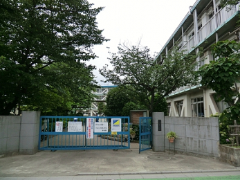 ���ӊ��@�˓c�s�����ڏ��w�Z�i790m�j